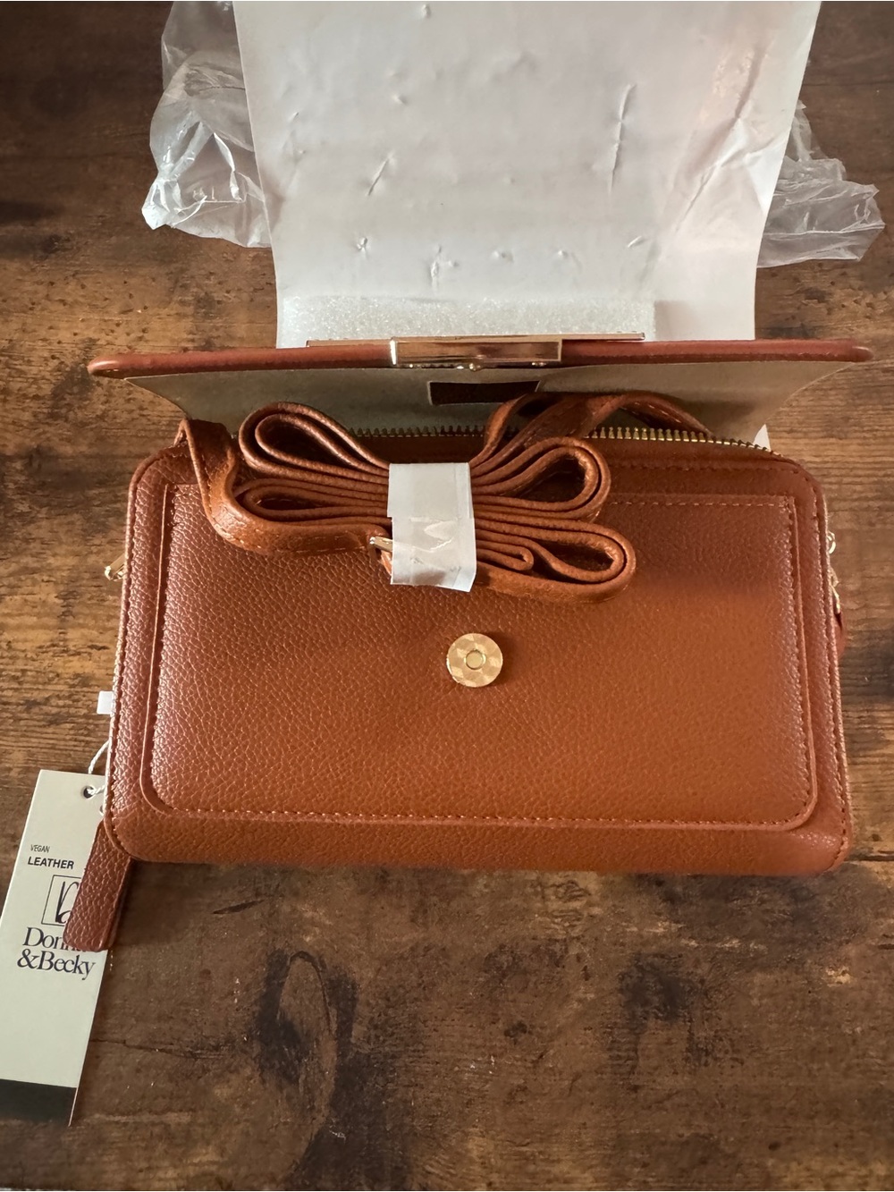 Elegant Tan Vegan Leather Crossbody Clutch with Gold Accent - Picture 3 of 5